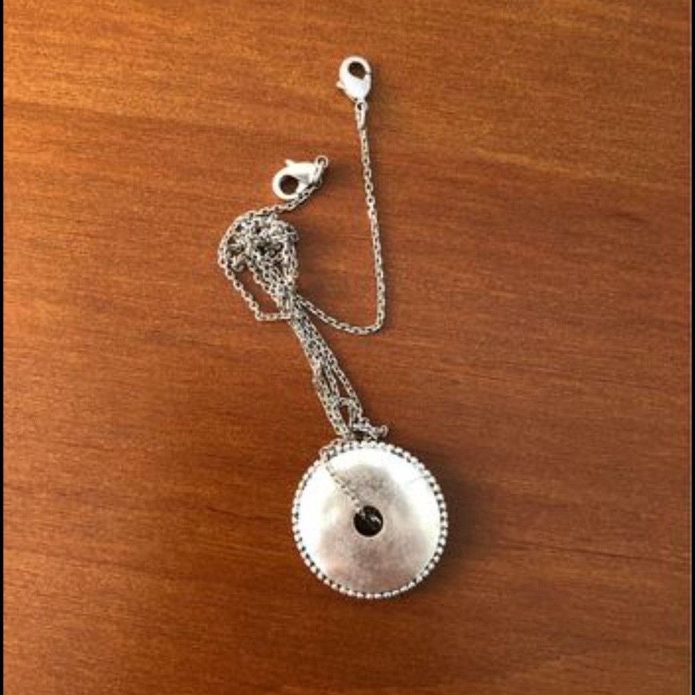 Super cute necklace